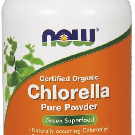 Poudre de chlorelle bio en pot.