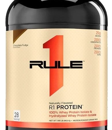 Pot de protéine whey, saveur chocolat, complément sportif.